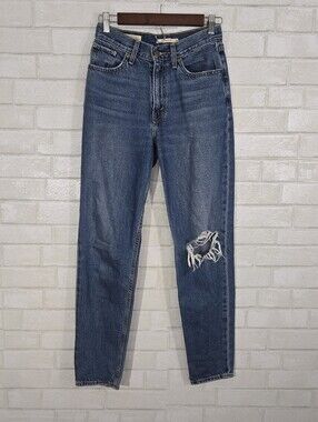 Levi's 80's mom jeans